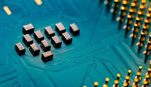 Makro Närbild Mikrochips Och Stift Huvudprocessorn Kretskort — Stockfoto