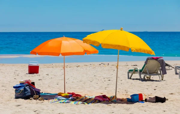 Sillas Plástico Para Tumbonas Sombrillas Playa Arena Camps Bay Cape — Foto de Stock