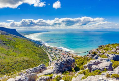 Cape Town 'daki Kalk Körfezi Limanı' nın panoramik görüntüsü arttı