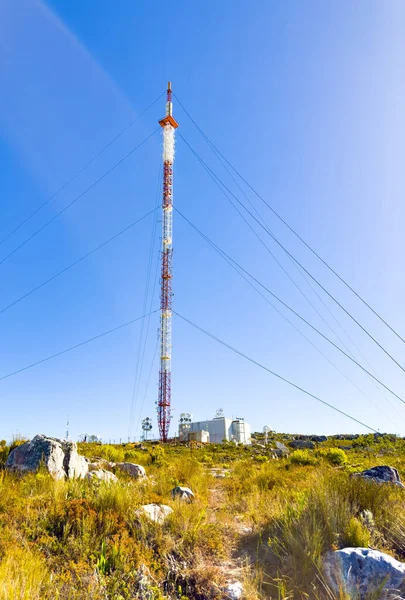 南非开普敦山顶上的君士坦丁堡电信塔 — 图库照片