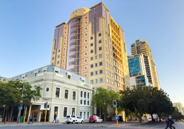 Cape Town, Güney Afrika - 30 Ekim 2023: CBD 'deki binaların sokak manzarası
