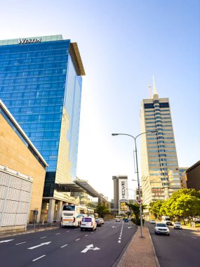 Cape Town, Güney Afrika - 30 Ekim 2023: CBD 'deki binaların sokak manzarası