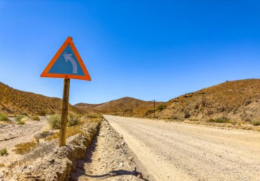 Güney Afrika 'daki Richtersveld Ulusal Parkı' nda keskin dönüş levhası.