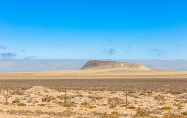 Güney Afrika 'nın Namaqualand bölgesinde çöl dağı tepesi