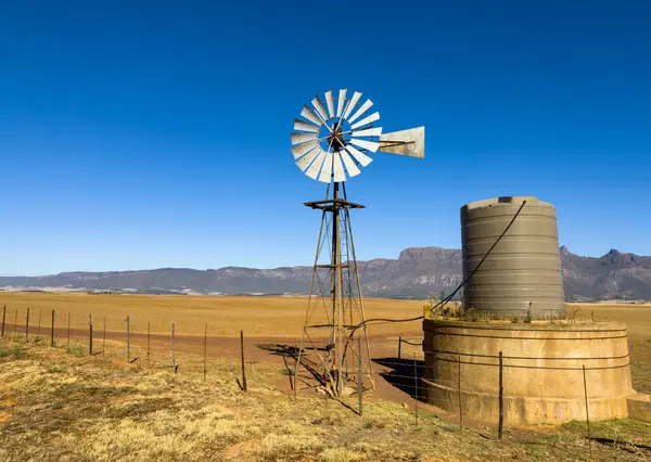 Pompa Wiatrowa Wiatraków Regionie Rolniczym Namaqualand Republice Południowej Afryki Obrazek Stockowy