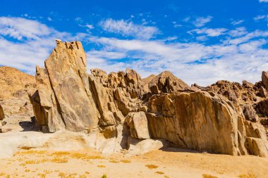 Richtersveld Ulusal Parkı 'nda alışılmadık kaya oluşumları, Güney Afrika' nın çorak bölgesi.