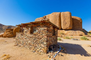 Güney Afrika 'nın çorak bölgesi olan Richtersveld Ulusal Parkı' ndaki Kokerboomkloof Kamp Alanı