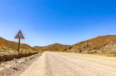 Güney Afrika 'daki Richtersveld Ulusal Parkı' nda keskin dönüş levhası.
