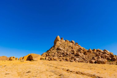 Richtersveld Ulusal Parkı 'nda alışılmadık kaya oluşumları, Güney Afrika' nın çorak bölgesi.