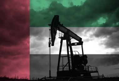 Gün batımında kırsal kesimde petrol arama çalışmalarına başlandı.