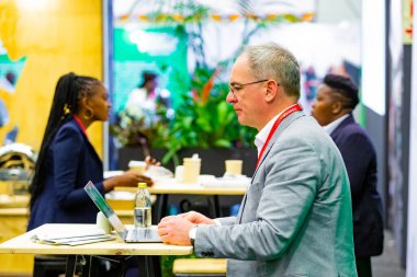 Cape Town, Güney Afrika - 8 Şubat 2023: Şirket konferansında delegeler