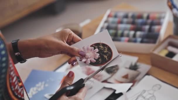 Close Shot Hands African American Woman Cutting Printed Picture Potted — Vídeo de Stock