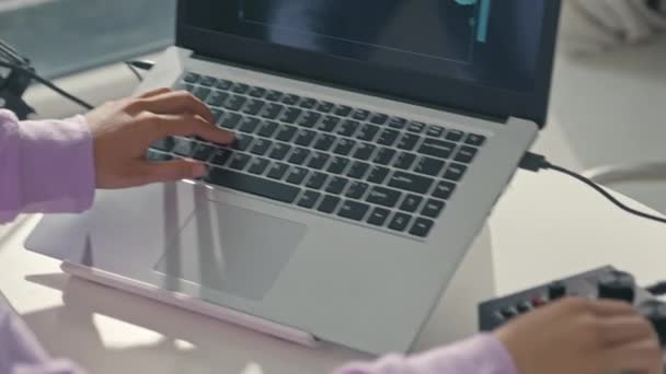 Shoulder Shot Hands Girl Using Midi Controller Laptop Music App — Vídeo de Stock