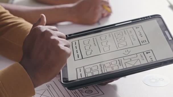 Close Shot Hands Designer Discussing Mockup Mobile App Interface Digital — 图库视频影像