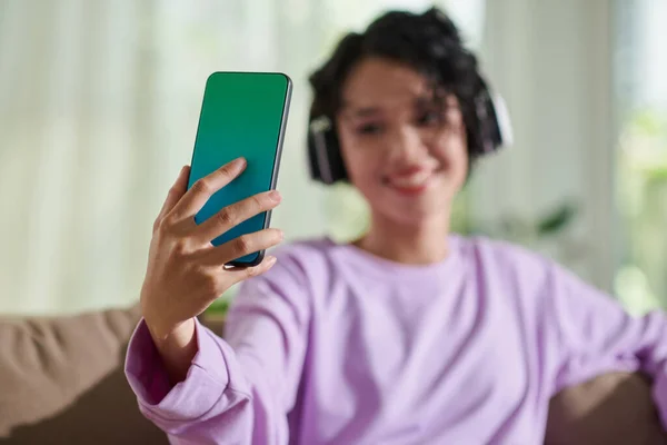 Joyful Girl Streaming Herself Answering Questions Social Media — Stock Photo, Image