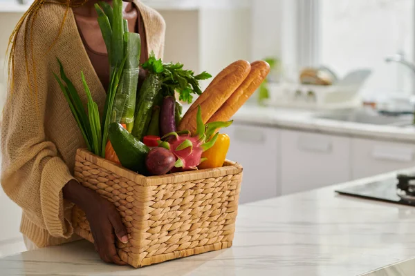 Cropped Image Woman Putting Basket Fresh Groceries Kitchen Counter — Stock Photo, Image