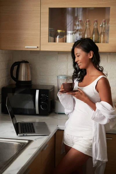 Positive Young Woman Cotton Pajama Drinking Morning Coffee Reading News — Stock Photo, Image