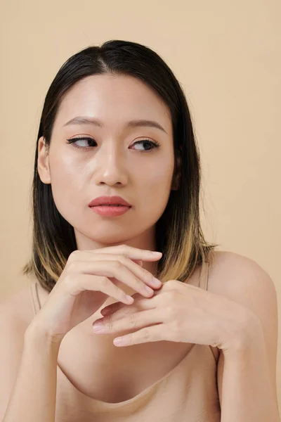 Rostro Envidia Arrogancia Joven Asiática Mirando Hacia Otro Lado —  Fotos de Stock