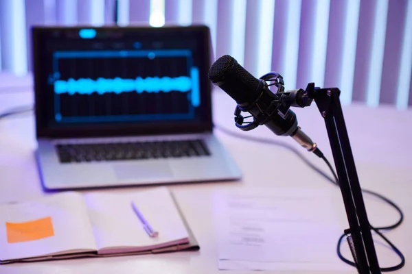 Microfone Estúdio Podcast Gravação Blogueiro — Fotografia de Stock