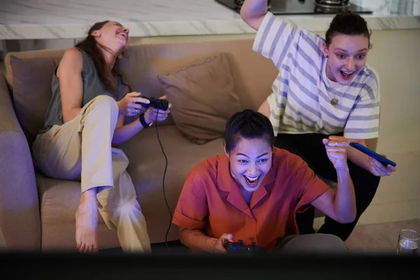 Happy Friends Playing Video Games Together While Spending Time Home — Stock Photo, Image