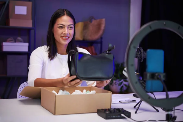 Smiling Woman Filming Video Fashion Trends Showing New Bag She — Stock Photo, Image