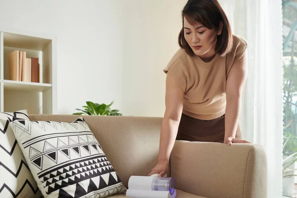 Asian Woman Vacuuming Couch Upholstery Cleaner Get Rid Dust Stains — Stock Photo, Image