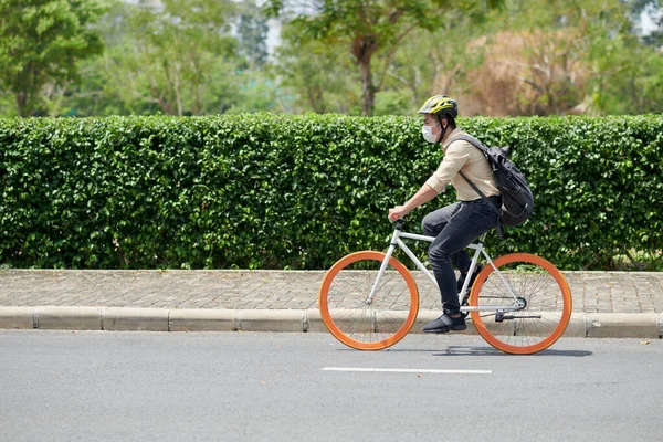 자전거를 사업가 — 스톡 사진