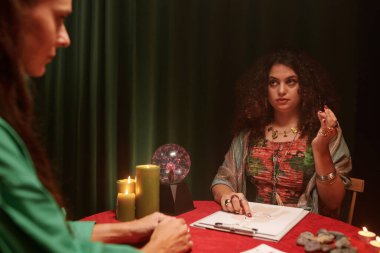 Kadın müşterinin çakra tablosu