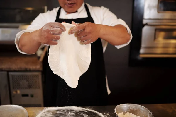 Cropped Image Pizzaiolo Working Pizza Dough — Stock Photo, Image
