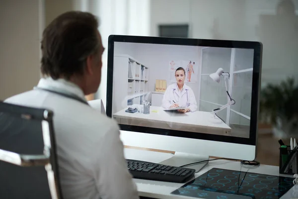 Doctor Talking Colleague Another Hospital Video Meeting — Stock Photo, Image
