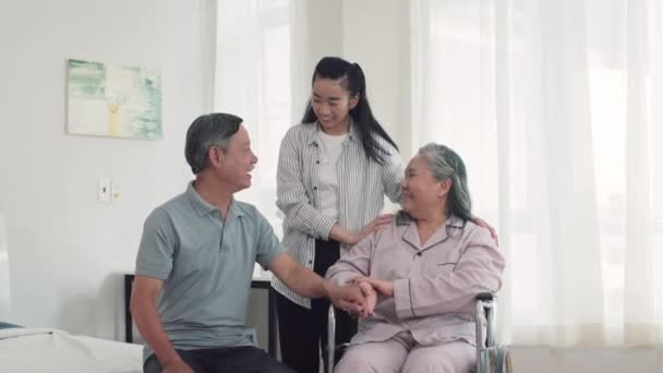 Portrait Cheerful Asian Family Young Daughter Senior Father Mother Wheelchair — Stok Video