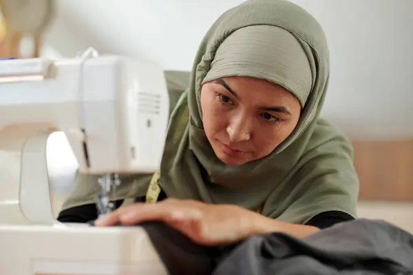 Tailleur Musulman Hijab Couture Vêtement Pour Client — Photo