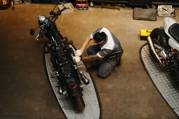 Mecánica Desmontaje Motocicleta Para Cambiar Parte Rota —  Fotos de Stock