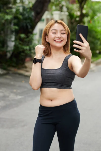Ajuste Positivo Joven Mujer Asiática Tomando Selfie Después Trote Mañana — Foto de Stock