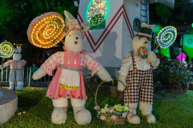 Rio Grande do Sul Brazil 'deki Taquari vadisinde küçük bir kasaba olan Colinas' ta Paskalya dekorasyonu.