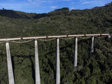 Pesseguinho Viaduct, Rio Grande do Sul 'daki Taquari Vadisi' nde Buğday Demiryolu.