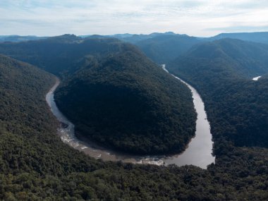 Rio Grande do Sul 'daki Taquari Vadisi bölgesinde Guapore Nehri..