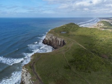 Torres Rio Grande do Sul 'daki Guarita Plajı. Rio Grande do Sul 'un kuzey kıyısında..