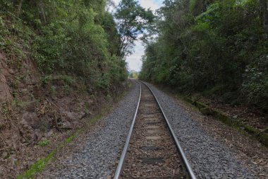 Buğday Demiryolu. Brezilya 'nın güneyindeki tren yolu Rio Grande do Sul' daki Taquari Vadisi 'nde..