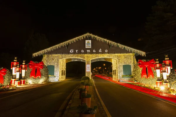 Gramado Rio Grande do Sul Brazil, 10 Kasım. 2023: Serra Gaucha 'da bir turist kasabası olan Gramado' ya giriş kapısı.