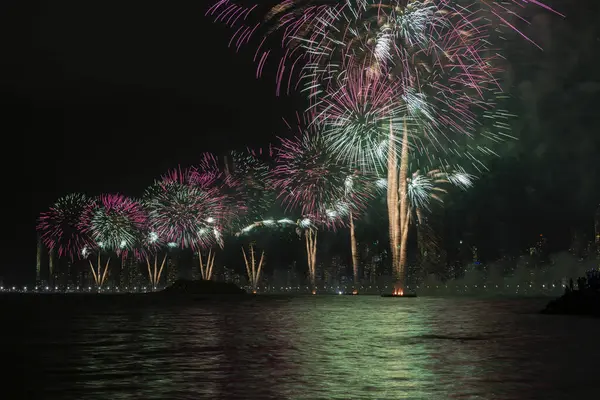 Balneario Camboriu 'da havai fişekler, yeni yıl kutlaması.