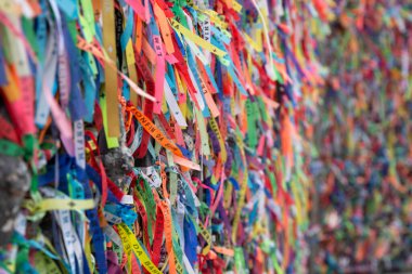 Renkli kurdeleler Nosso Senhor do Bonfim da Bahia, Salvador Bahia Brezilya.