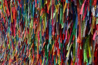 Renkli kurdeleler Nosso Senhor do Bonfim da Bahia, Salvador Bahia Brezilya.