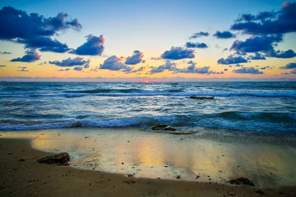 Fantastiskt Kvällslandskap Med Den Vackraste Stranden Turister Drömmer — Stockfoto
