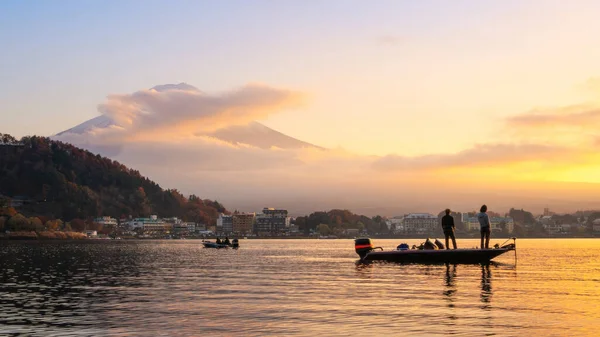 夕阳西下的川口湖 欣赏着日本富士山壮丽的景色 — 图库照片