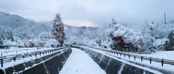 Panorama Čerstvého Bílého Sněžení Silnici Přírodním Parku Kolem Kawaguchiko Japonsku — Stock fotografie