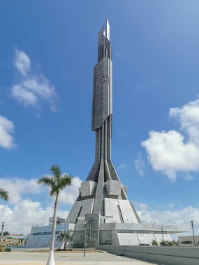 Luanda Angola - 03: 24: 2023: Angola 'nın ilk başkanı ve Angola halkının kurtarıcısı Doktor Antonio Agostinho Neto' nun anısına Anıt 'ın dış görünüşü
