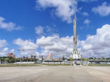 Luanda Angola - 03 24 2023: Angola 'nın ilk başkanı ve Angola halkının kurtarıcısı Doktor Antonio Agostinho Neto' nun anısına Anıt 'ta dış panoramik manzara