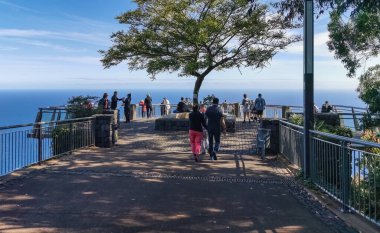 Madeira Adası Portekiz - 04: 21: 2023: Cabo Girao bakış açısından ana manzara, deniz aşırı ikonik ve turistik bir yer, Madeira Adası, Portekiz