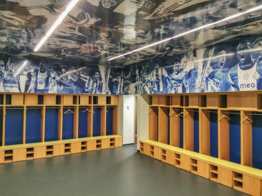Porto Portekiz - 06 05 2023: Soyunma odalarında, Football Clube do Porto Stadyumu 'nda, Porto, Portekiz